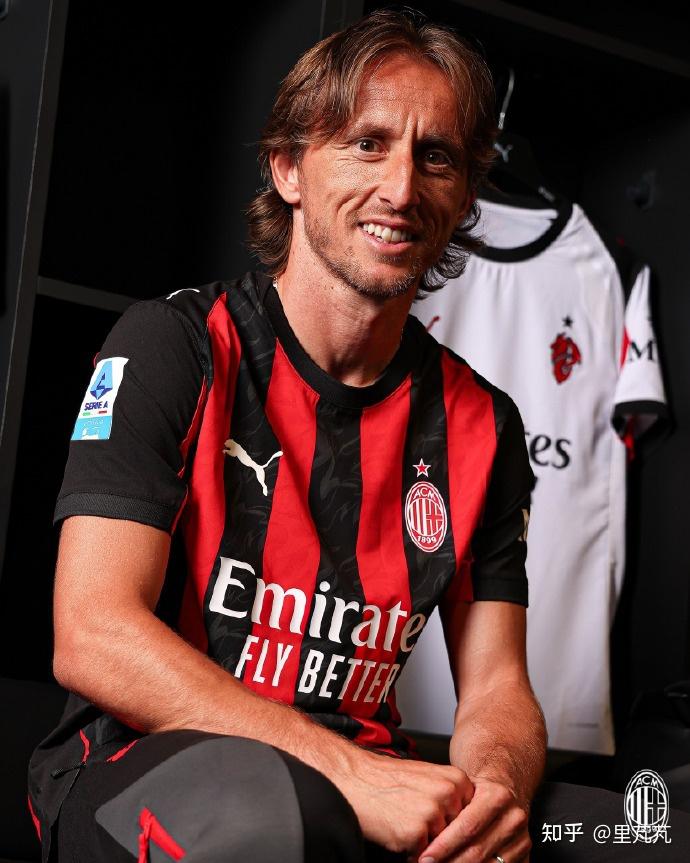 杜兰特关键补篮赢下比赛