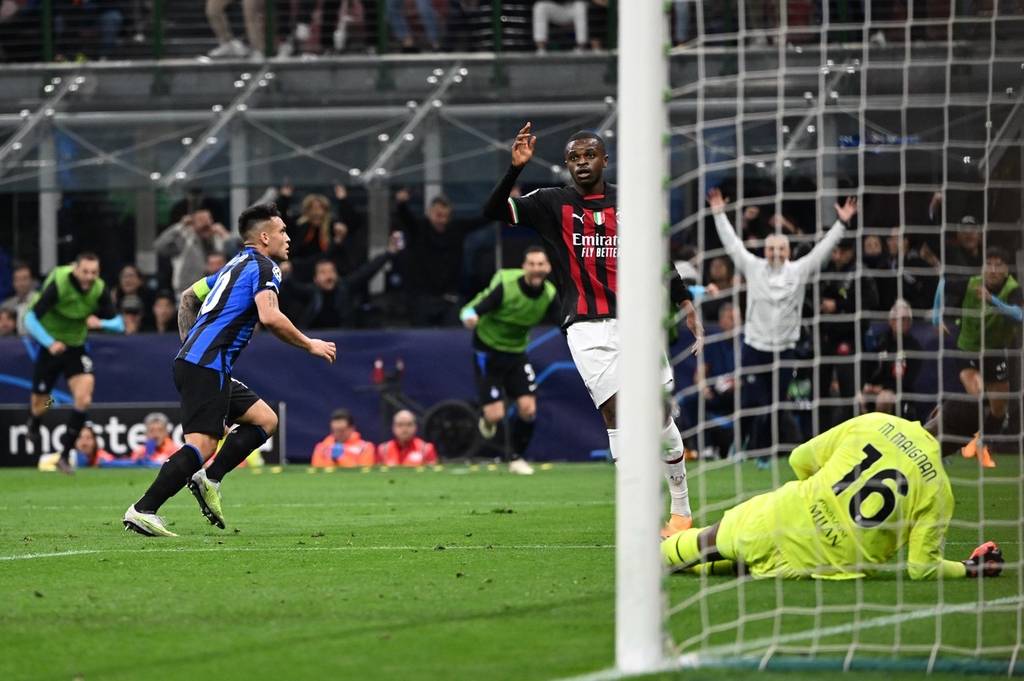 太阳报：B费的曼联生涯或接近尾声，球队正酝酿中场大换血（太阳报：曼联或迎中场大清洗，B费生涯进入倒计时）