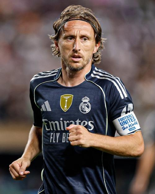 英媒：吉拉西夏窗可能加盟顶级俱乐部，其合同中有特殊解约金