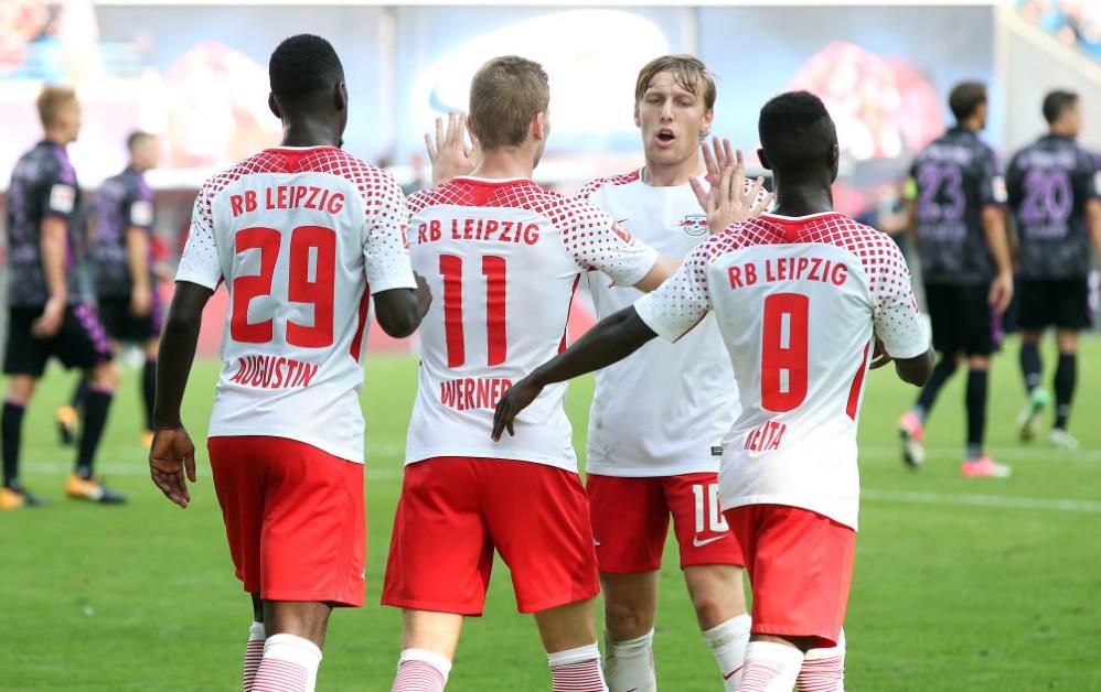 女足欧冠抽签：皇马女足对阵巴黎FC女足，胜者将战巴萨女足（女足欧冠抽签出炉：皇马女足遭遇巴黎FC，晋级者将对阵巴萨女足）