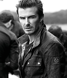 状态不错！4号秀克尼佩尔半场9中7轰18分